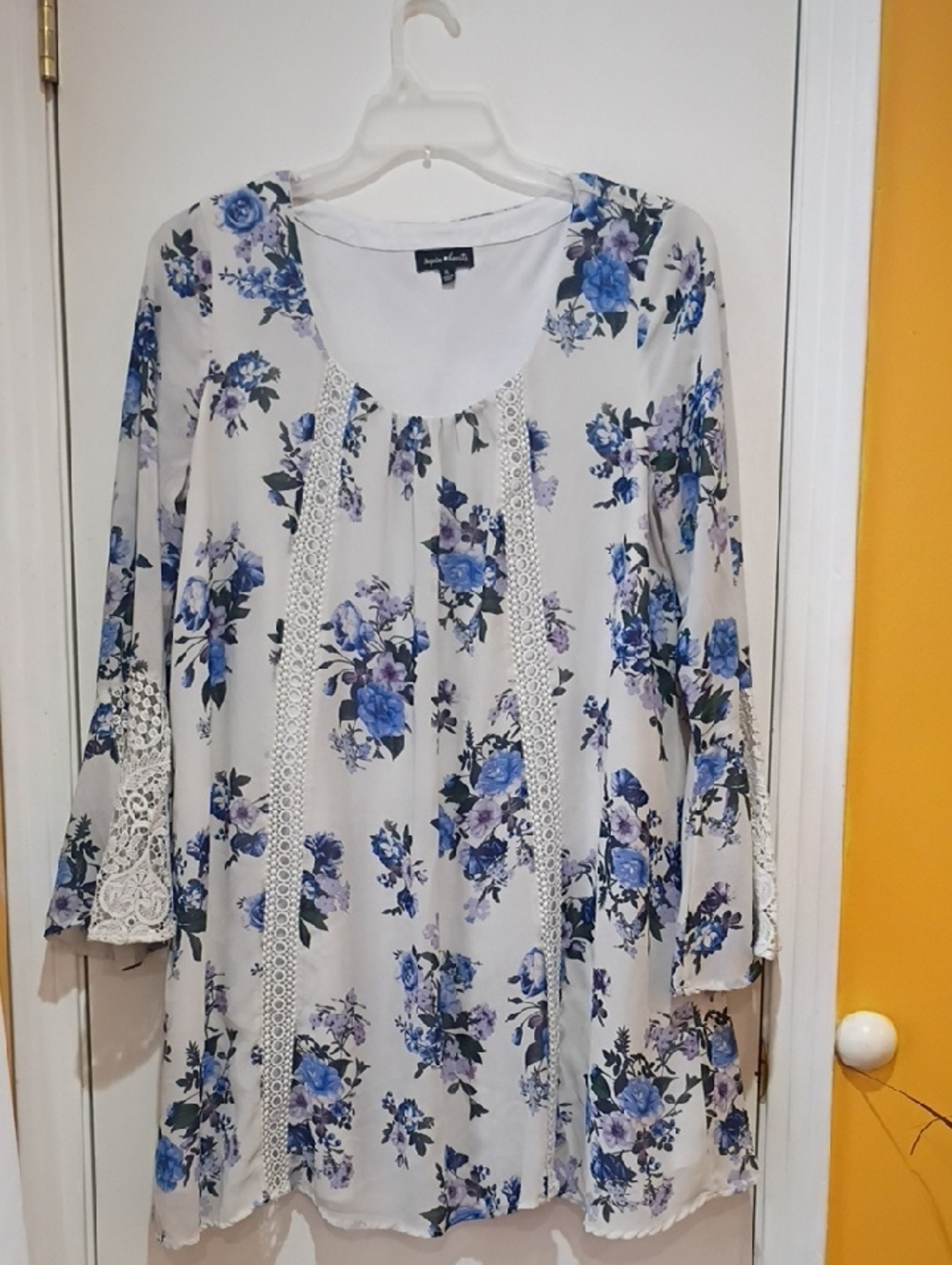 Sequin Hearts Blue Floral Lace-Trim Tunic